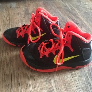 Nike boys 12c EUC black and neon orange